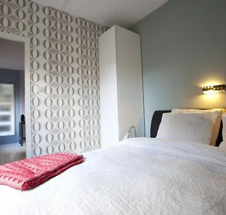 Sweetberry Bed & Breakfast